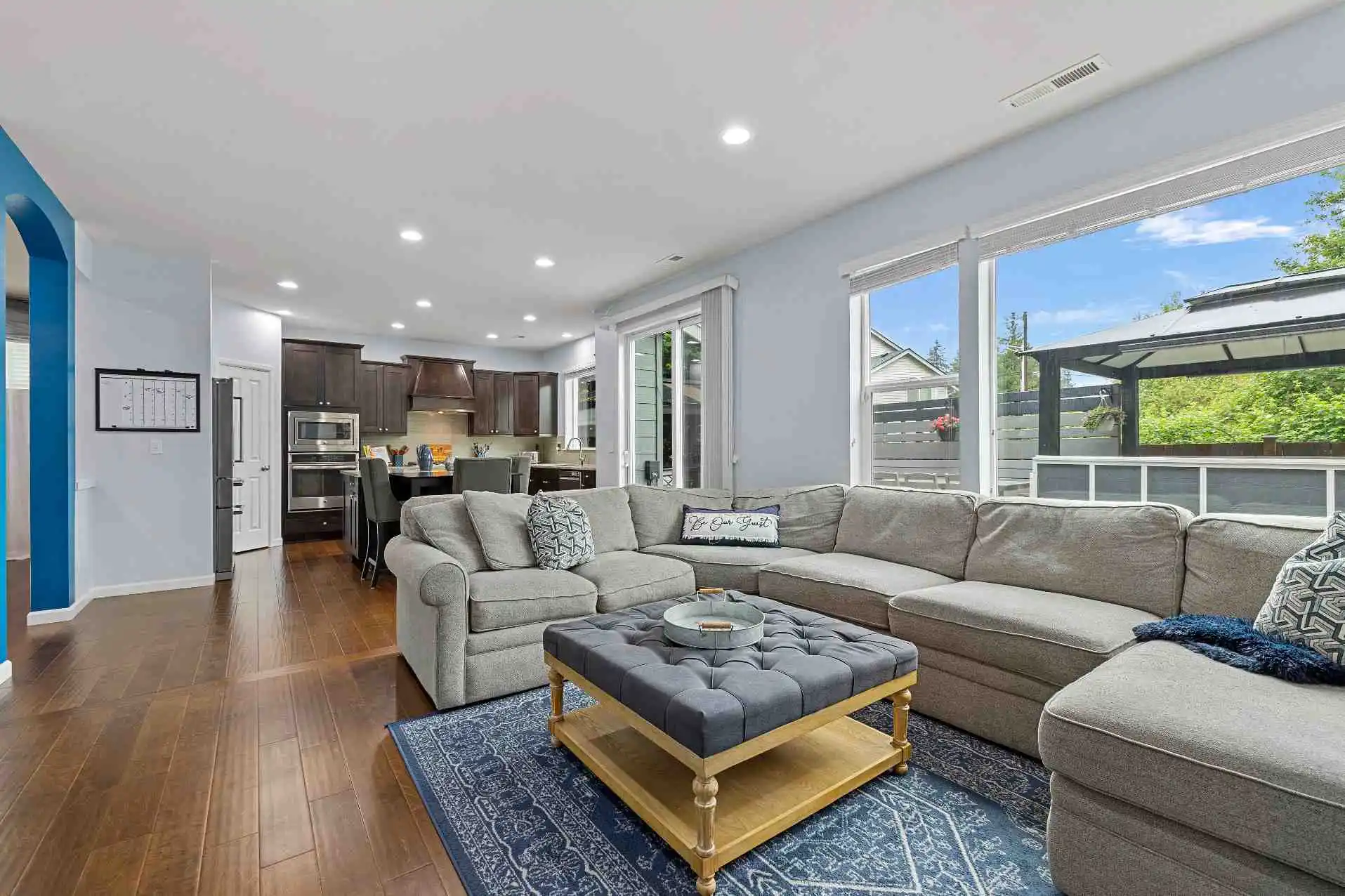 Comfortable Modern Living Area in Everett