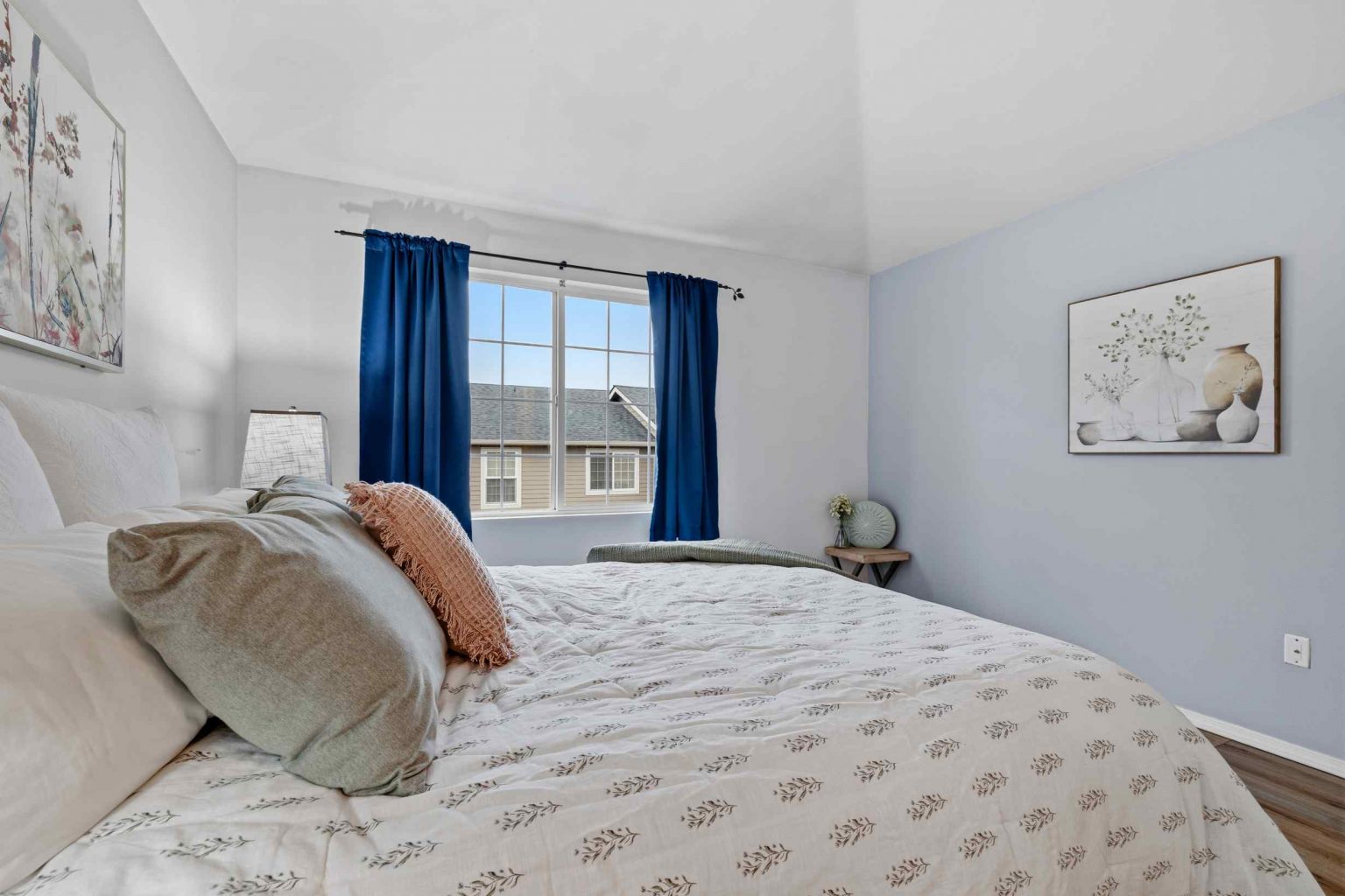 Edmonds bright bedroom
